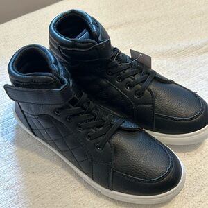 Black shoes with Velcro closure